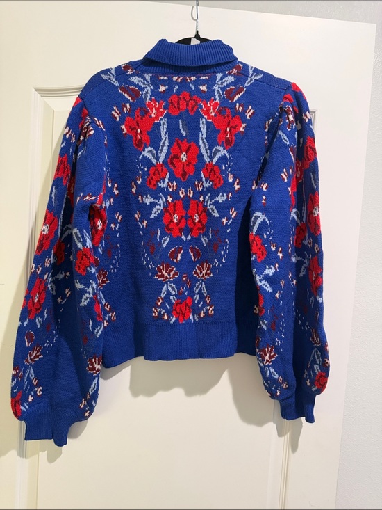 Voy Sweaters - Blue and red turtle neck sweater size small
